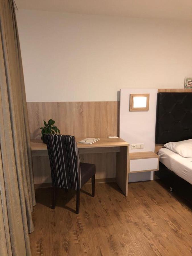 Gastehaus Penny Rooms N Hallein Eksteriør bilde