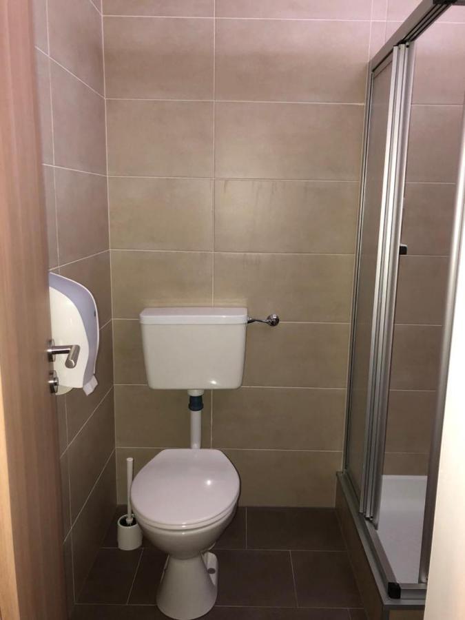 Gastehaus Penny Rooms N Hallein Eksteriør bilde