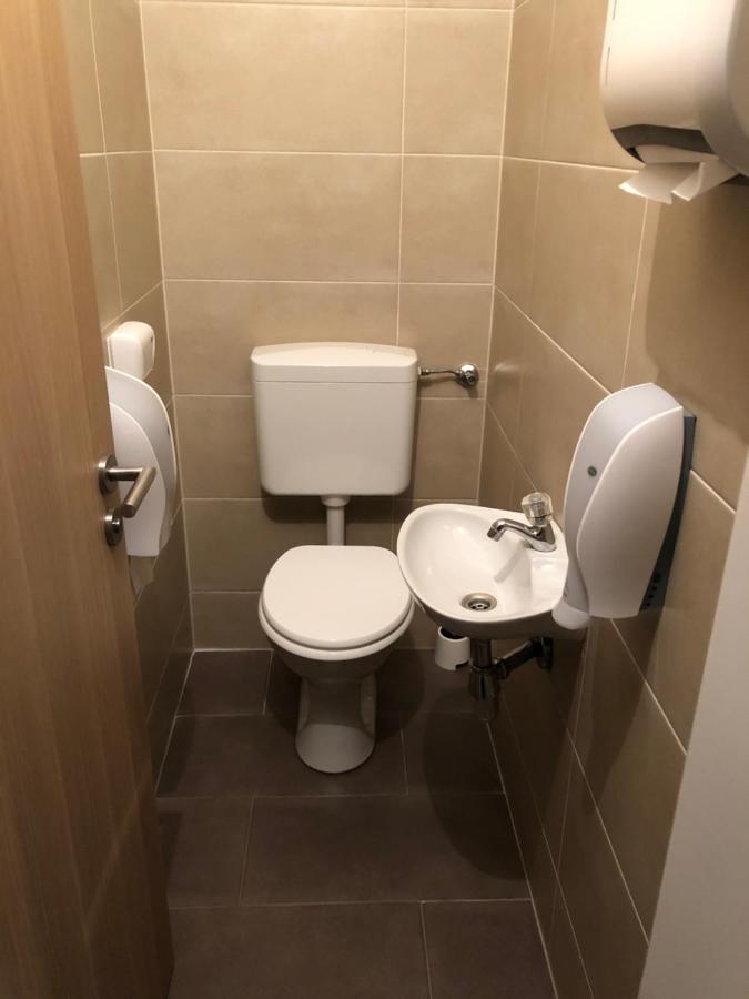 Gastehaus Penny Rooms N Hallein Eksteriør bilde
